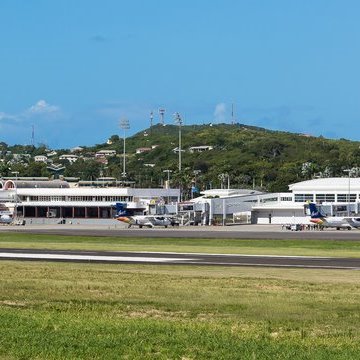 Reviews Antigua V. C. Bird International Airport